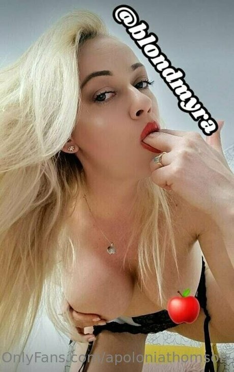 apoloniathomson OnlyFans Brüste Bild