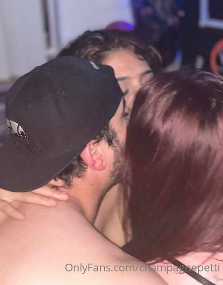 champagnepetti Nacktbilder von OnlyFans