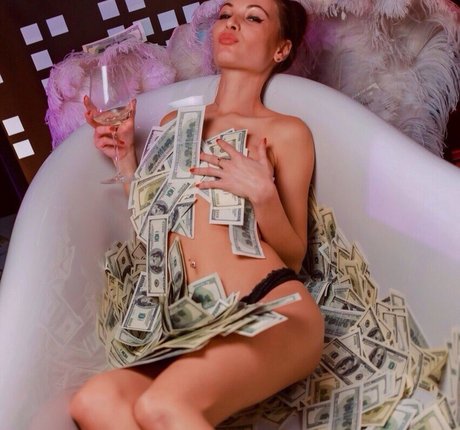 Elizashakirova OnlyFans Nackt Content