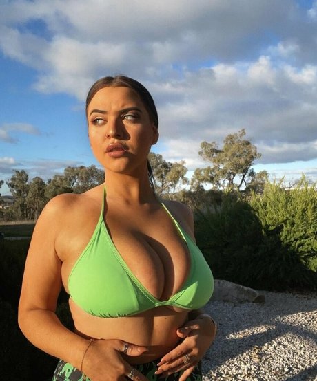 Elouise OnlyFans Striptease