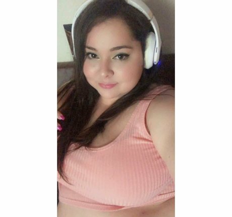 lilycupcakes OnlyFans-Creator