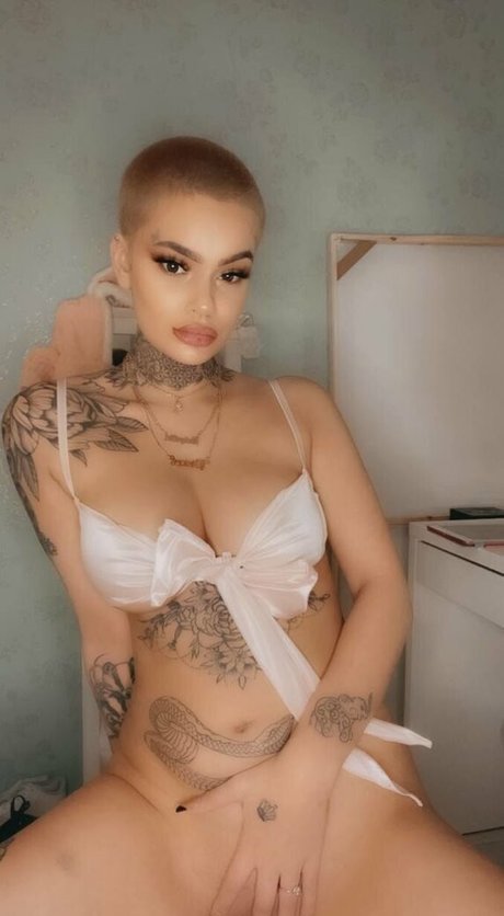 charsworld OnlyFans Gratis-Inhalte