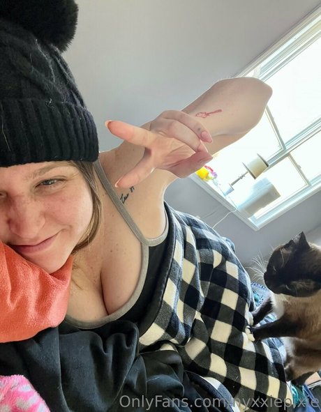 nyxxiepixie OnlyFans Sextape