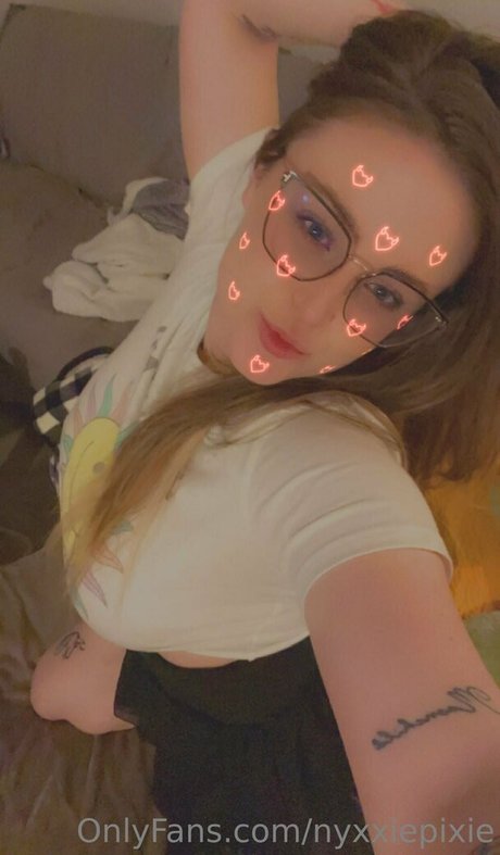 nyxxiepixie OnlyFans X