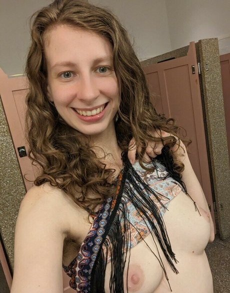 AliceAdventures OnlyFans Sextape