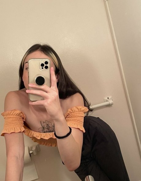 frogs4girls Nacktpornos auf OnlyFans