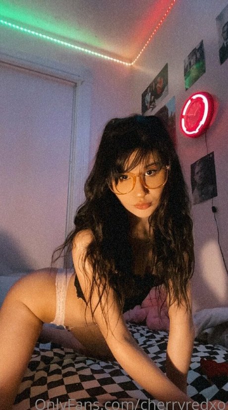 cherryredxo OnlyFans-Leaks