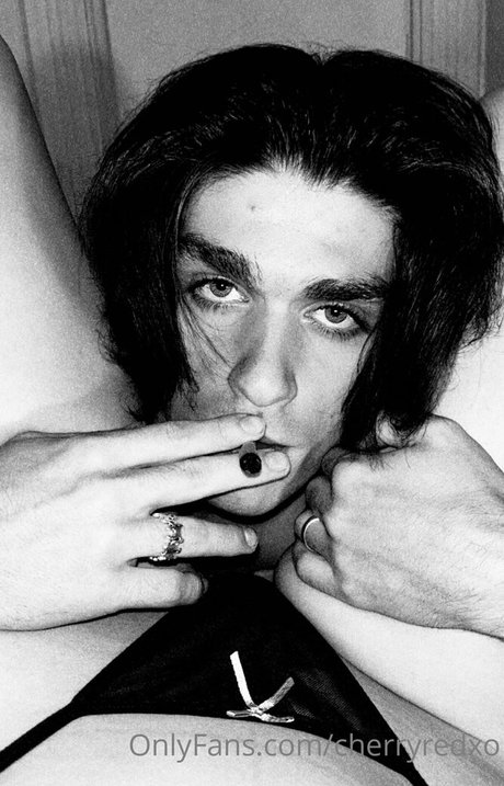 cherryredxo OnlyFans Gratis Porn