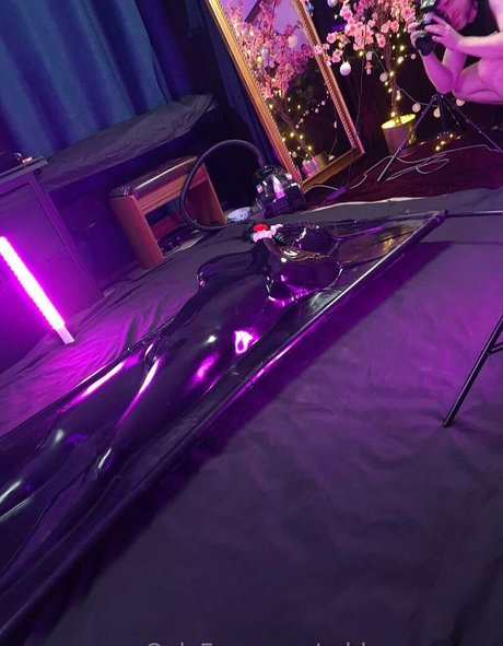 rubbersorcerer Nackt auf OnlyFans