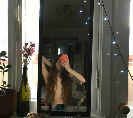 maya red haired OnlyFans Nacktbilder