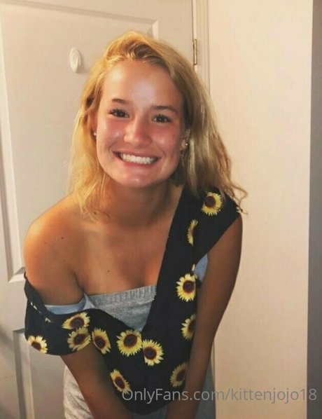 Kittenjojo18 OnlyFans geleakte Brüste