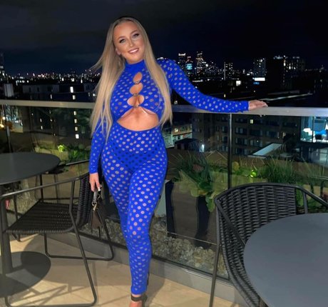 Olivia Robertson Titten OnlyFans