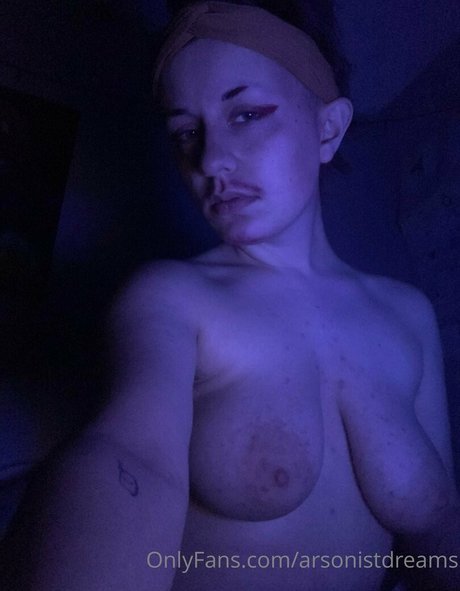 arsonistdreams OnlyFans öffentliche Fotos OnlyFans