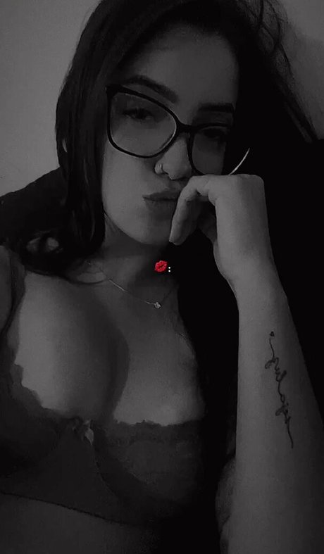 Karen Sara OnlyFans Archiv