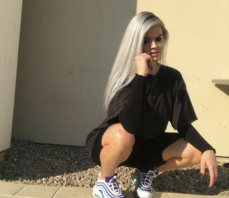 Hollie Rotten OnlyFans Porn