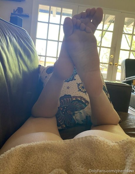 Phem4evr OnlyFans Sextape