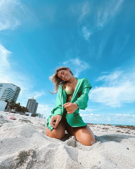 Hopie Schlenker Strip OnlyFans