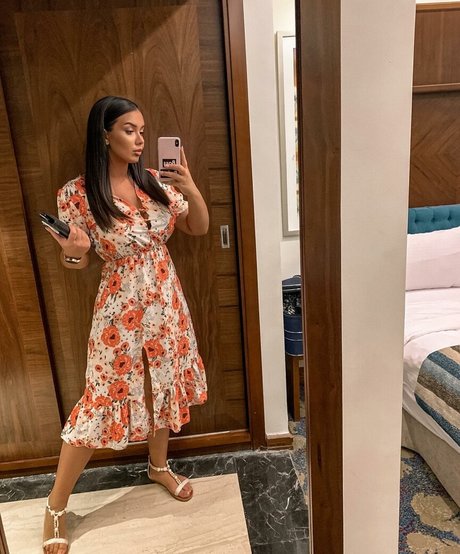 Emina Jahi OnlyFans kostenlos