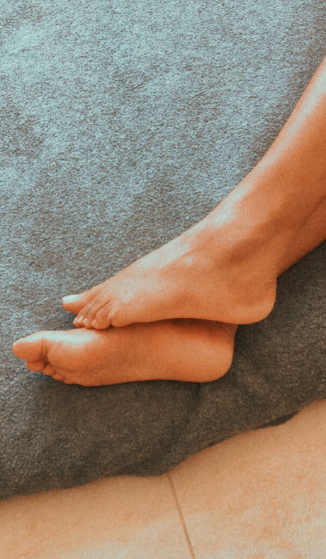 mojina OnlyFans Pornografie