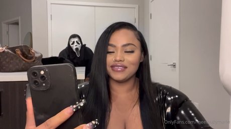 Suzy Marie art actress photos