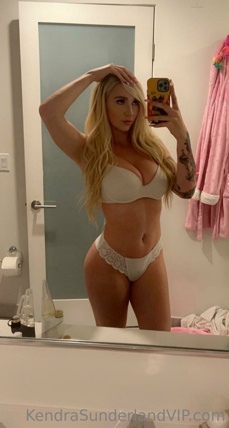 Kendra Sunderland erotic pornstar picture