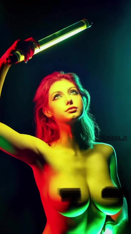 Andreea Maresof beautiful star images