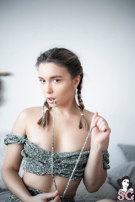 Polina Azarova erotic star pictures