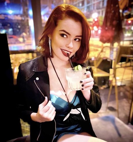 Sabrina Lynn exclusive model photos