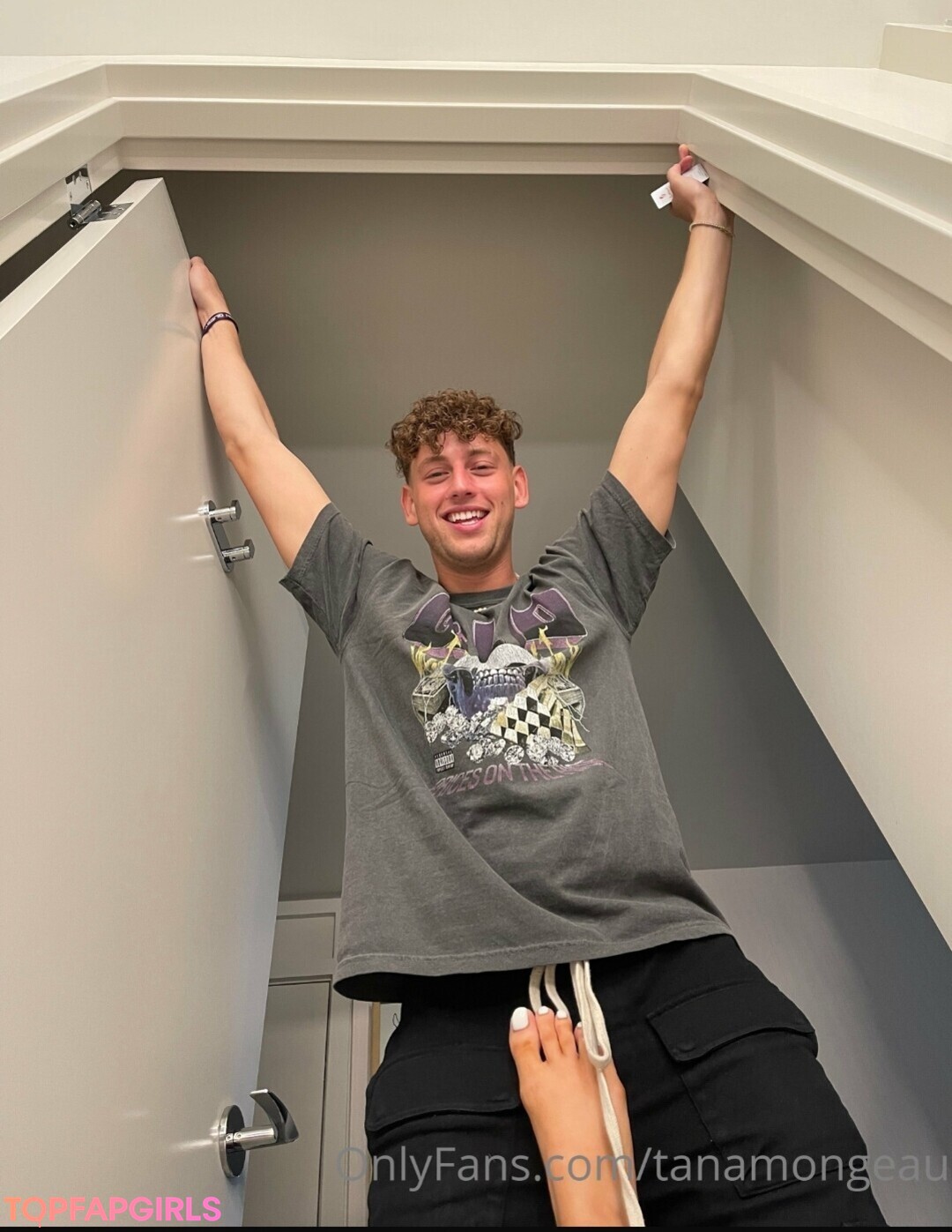 Tana Mongeau pornstar free pictures