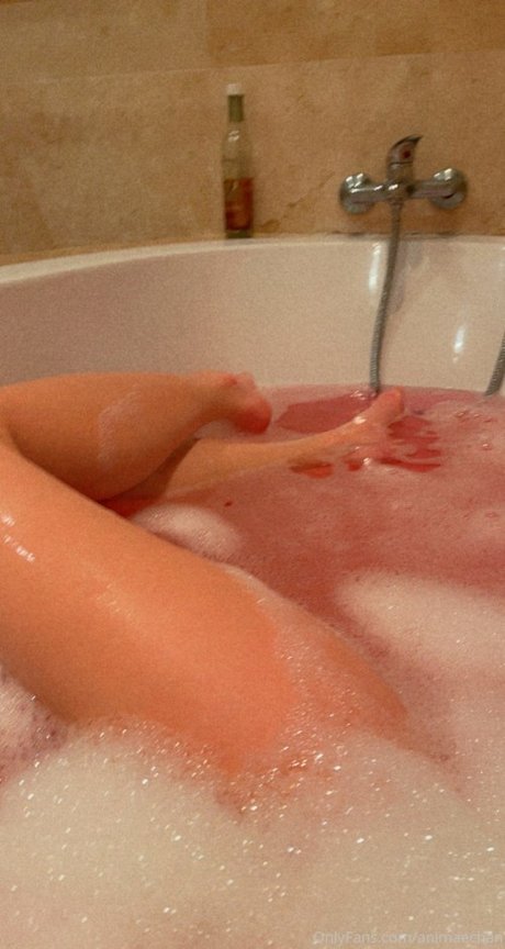 Animaechan star beautiful photo