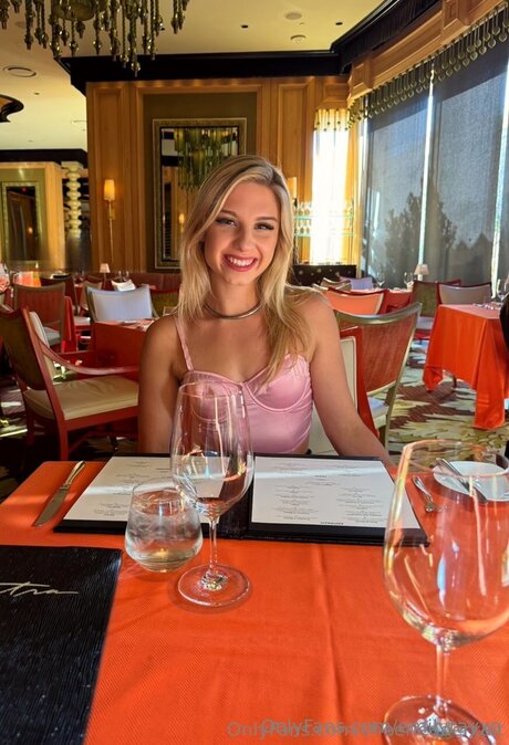 Emilyrayxo top actress pic