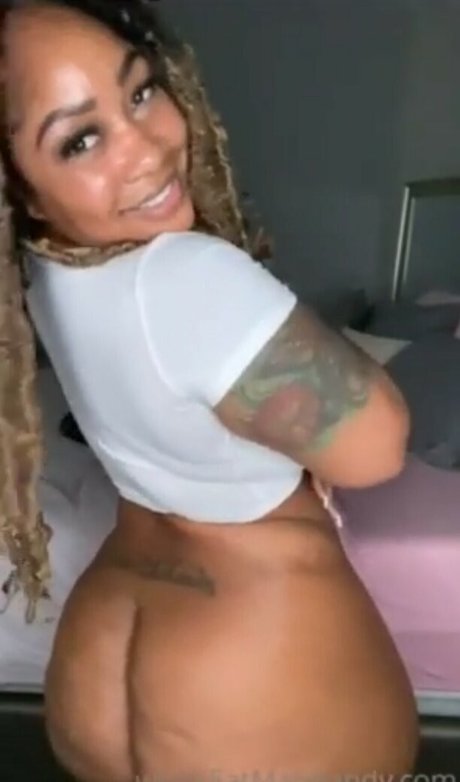 EatMahKandy model nude photos