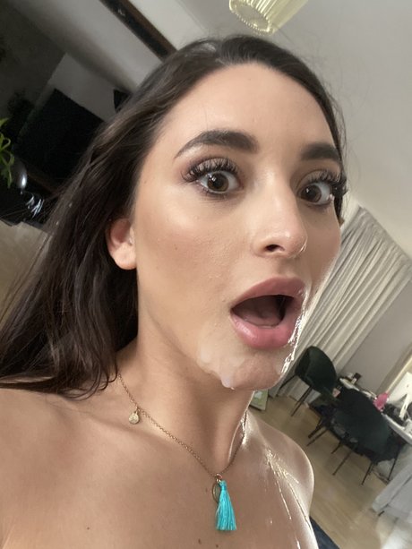 Sara Diamante exclusive star pictures