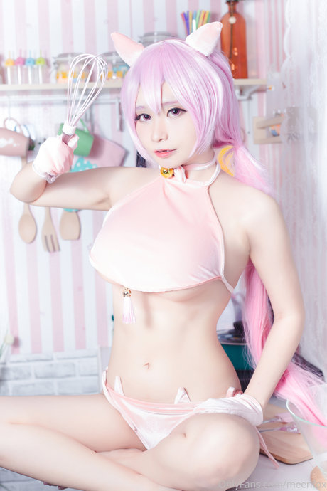 Meenfox model erotic photo