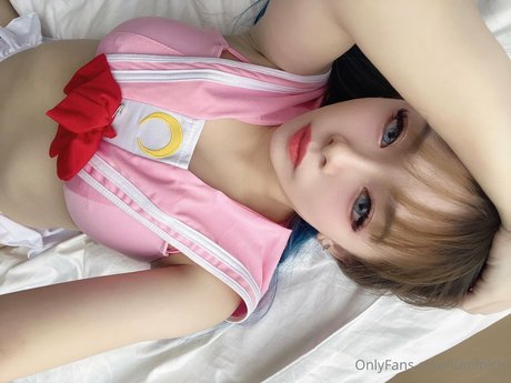 luminichi model sexy image