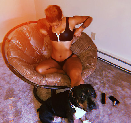 Janae Girard star nude photos