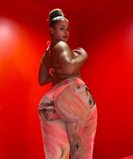 Janae Girard star nudes pics