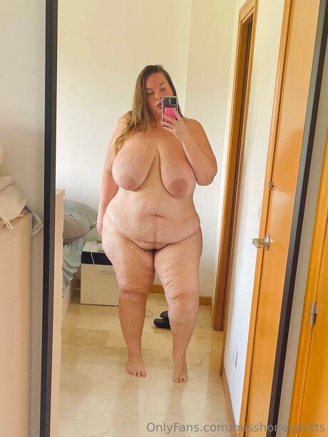 Miss HoneyPotts pornstar free pictures