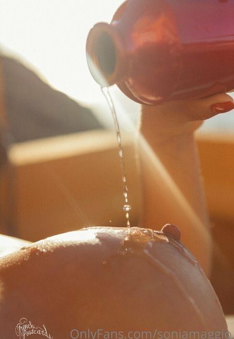 Meganfiore model free images