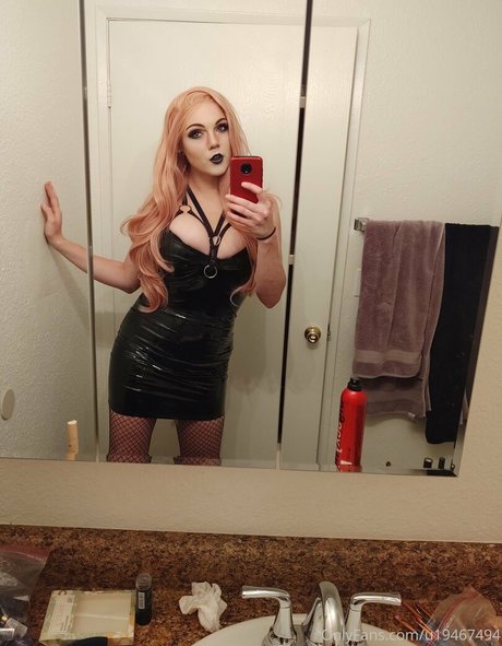 NerdyDirtyCosplay sexy model img