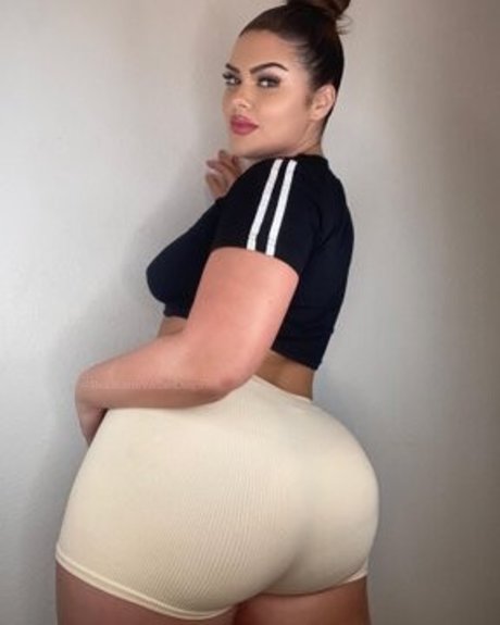 Karmyn Sandiego nude model galleries