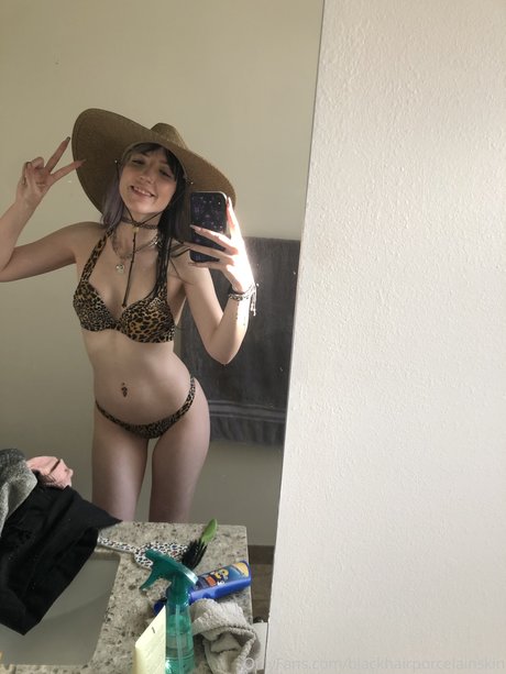 Dallee model nudes gallery