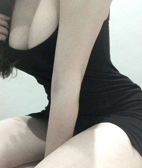 Peusche beautiful actress images