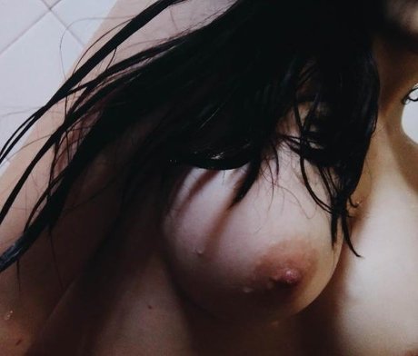 Peusche nudes model pic