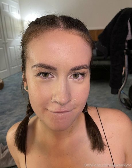 kitten kyra adult model archive