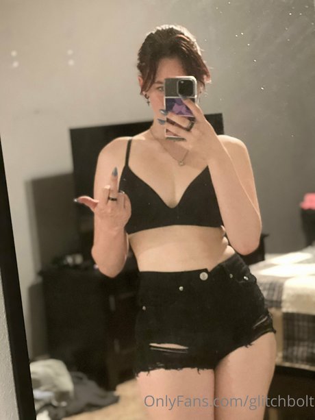 Glitchbolt perfect model pictures