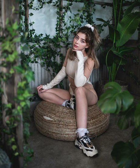 Nova Night nice actress photos