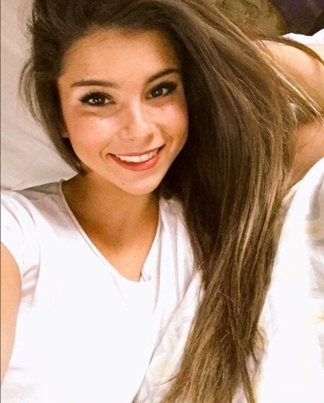 Madison Deck sexy pornstar img