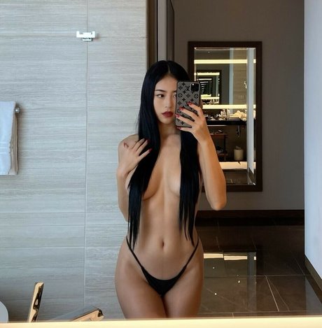 naked milf onlyfans adult pics