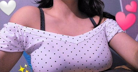 Yuwummie naked actress galleries